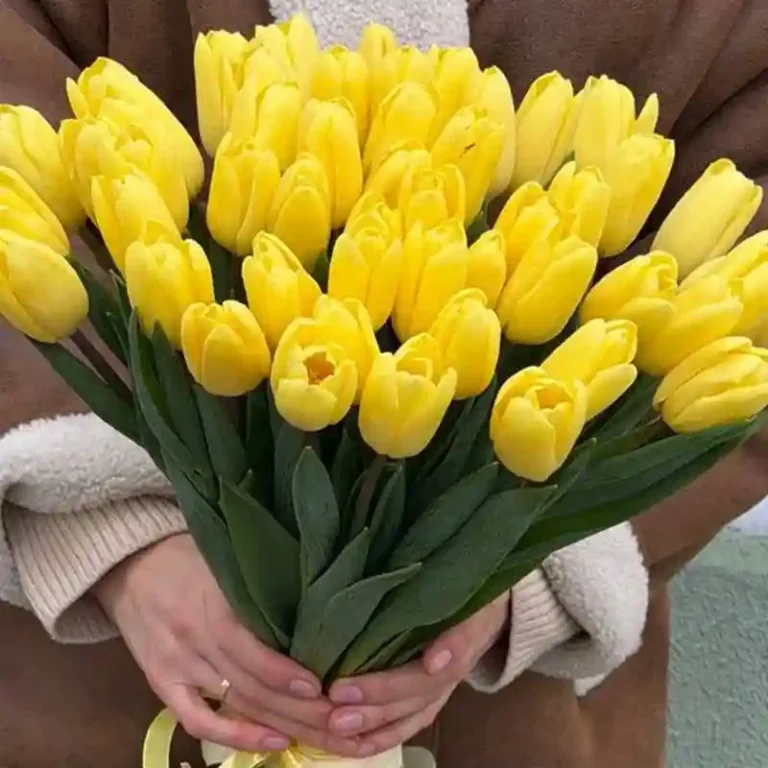 Букет «Объятия весны»